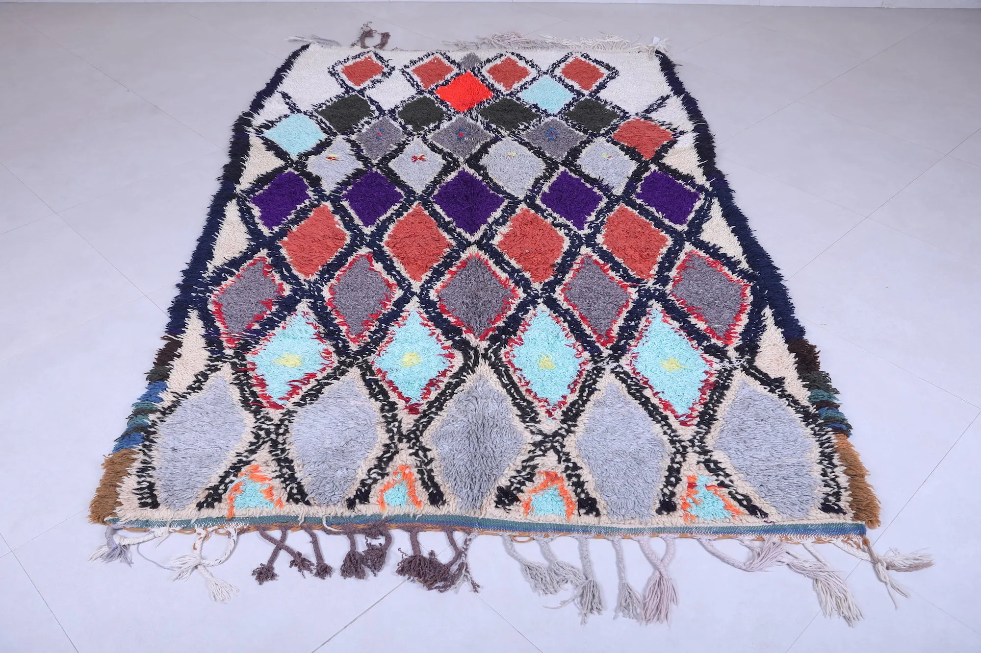 Vintage Moroccan Rug - Handwoven 5.3 X 8.3 Feet | Bold Geometric Design