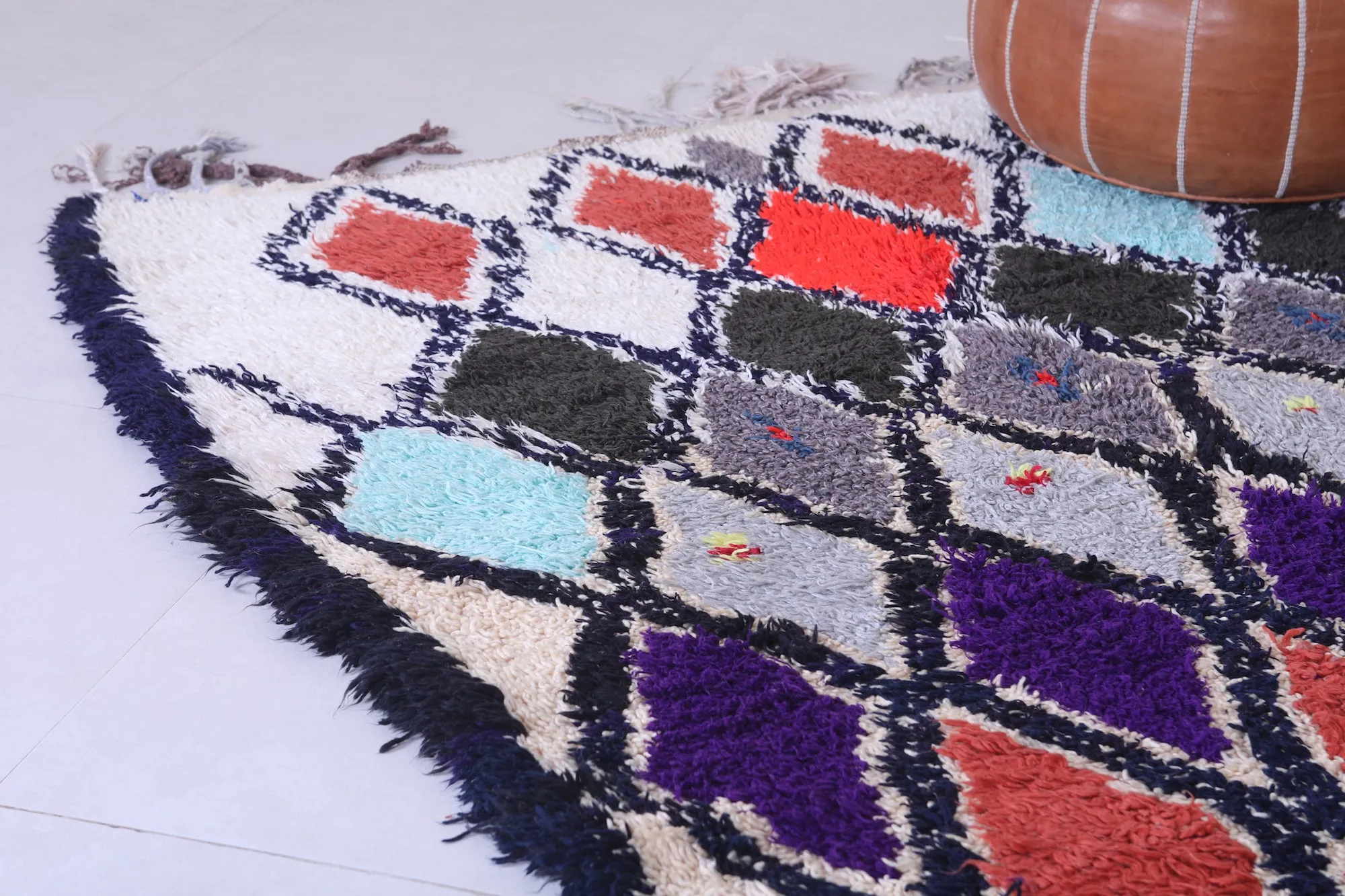 Vintage Moroccan Rug - Handwoven 5.3 X 8.3 Feet | Bold Geometric Design