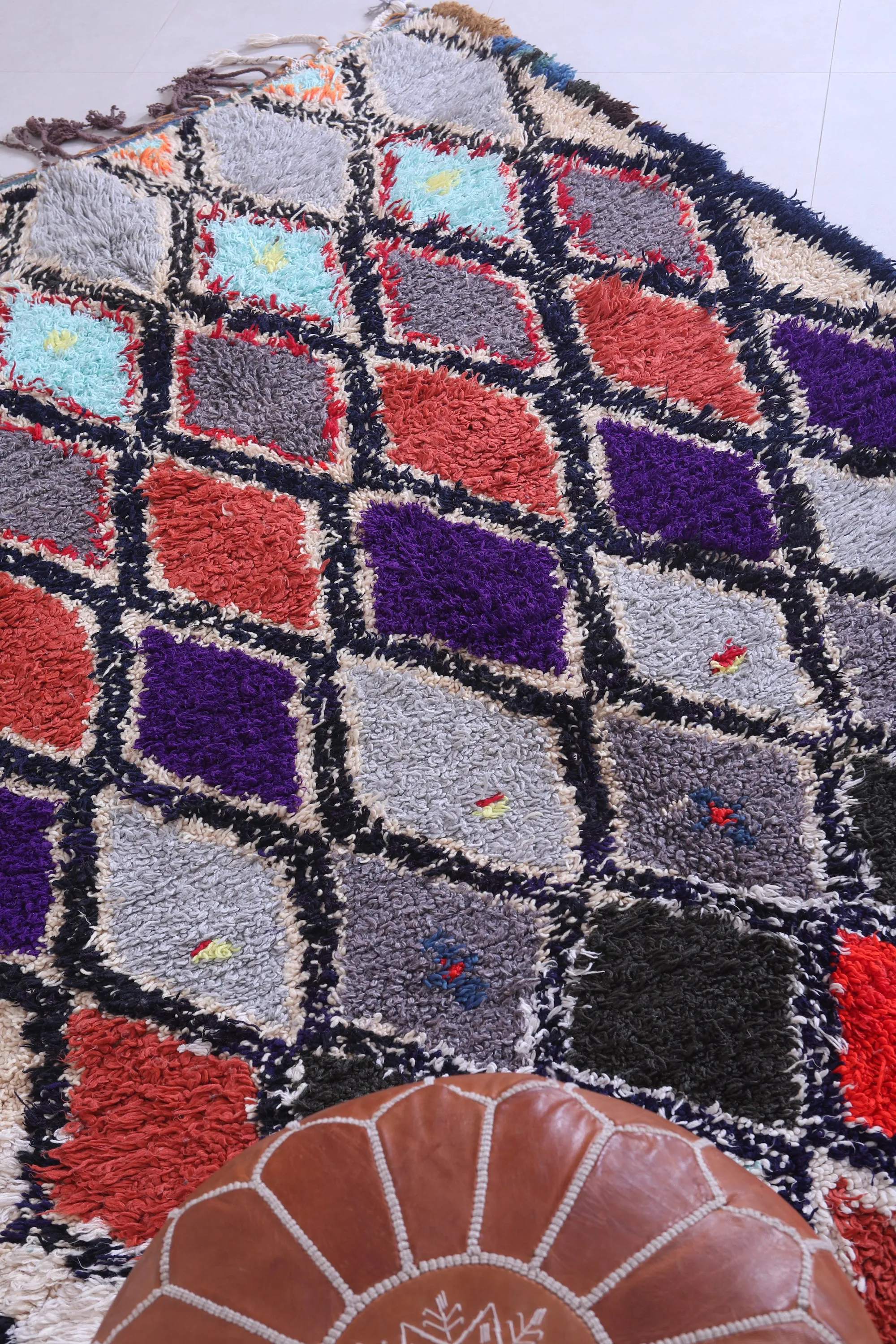 Vintage Moroccan Rug - Handwoven 5.3 X 8.3 Feet | Bold Geometric Design