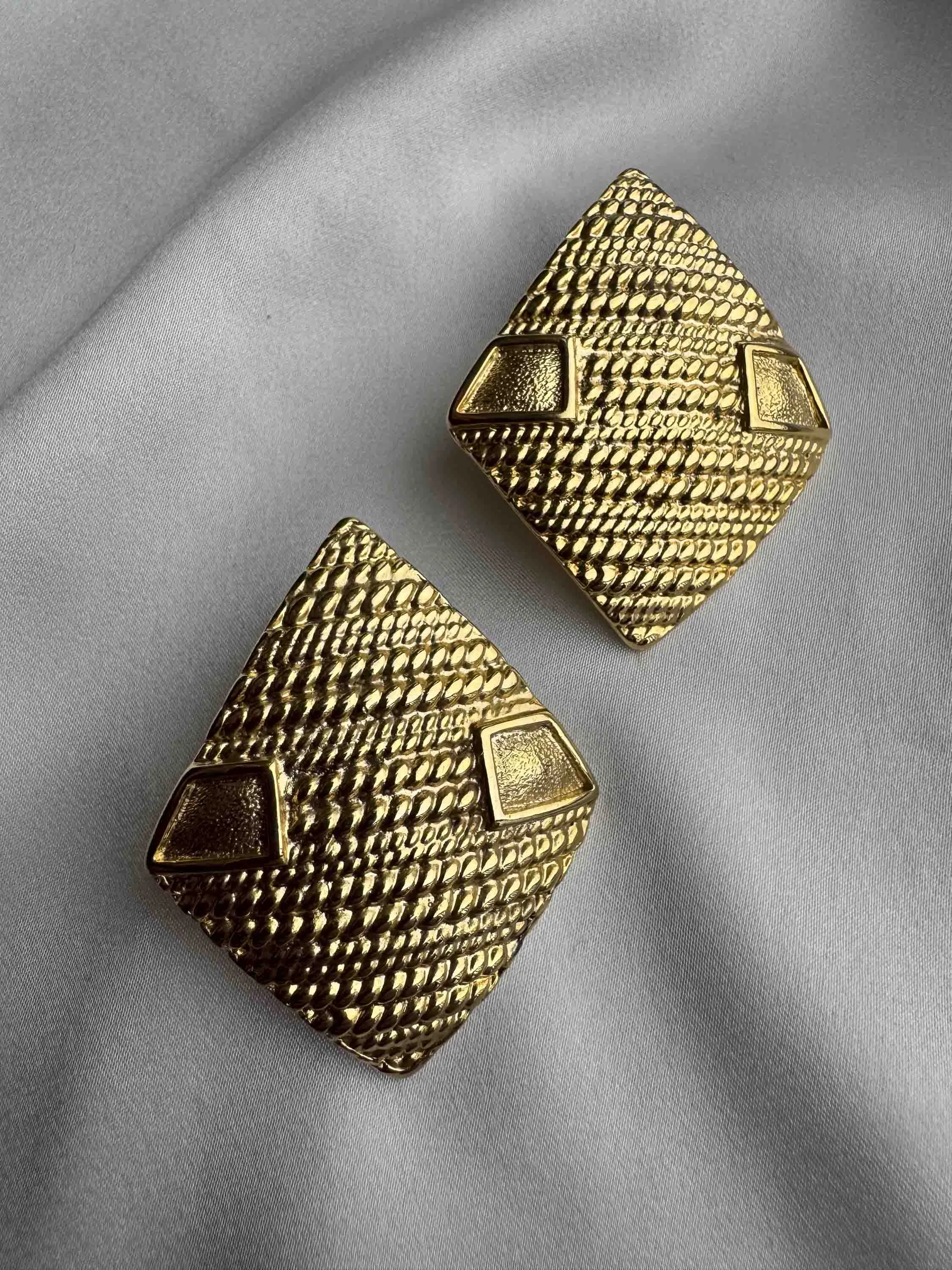 Vintage Textured Gold Statement Earrings – Bold Geometric Design